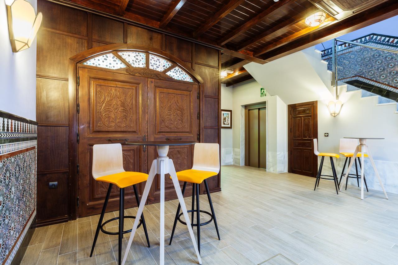 Hostal Arriola Granada Exteriör bild